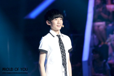 #王源# #TFBOYS王源# 140723 少年中国强节目录制4P. 收图链接稍后补上【禁商用禁二改禁止去LOGO,转载请注明PROUD_OF_YOU】喜欢就会放肆 但爱你也是克制不了的阿今后的岁月 让我们一起了解 多少天长地久 有几回细水长流