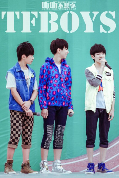 #TFBOYS# #陪TFBOYS长大# 第一张，看妈妈干嘛看摄像机呀！第二张，笑~第三张，大家好我们是TFBOYS！第四张，大哥：向左看齐！第五张，咦？第六张，话筒没声音导演收获[盯——]x3！【20140724 我们一起来 节目录制 6p…