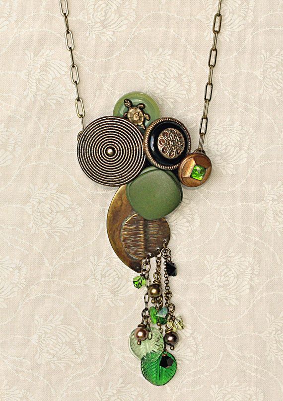 Button necklace