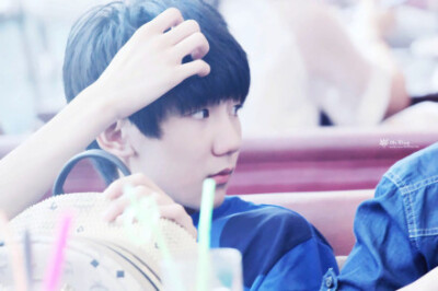 #TFBOYS王源# 140717 广州飞北京 高清3p cr:logo