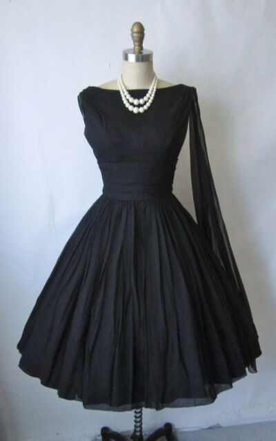 50's Dress...Cute silhouette to recreate for a wedding. Change the color &amp;amp; add embellishment that make you feel like a bride that stayed in her 'budget'. Work with your dressmaker to achieve t…