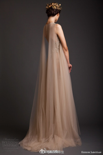 Krikor Jabotian 2014春夏婚纱礼服，独特的裁剪艺术与镶嵌工艺，精致华丽的阵容，释放出无与伦比的魅力。