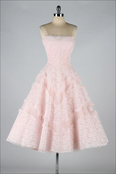 vintage 1950s dress . EMMA DOMB . pink lace by millstreetvintage 粉色复古小礼裙。曦