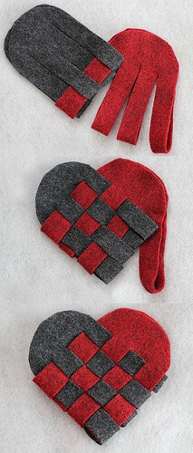 Danish heart baskets - can be filled with candy or whatnot. Can be made with felt, paper or fun foam. #DIY