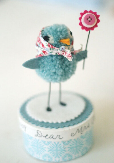 pom pom blue bird