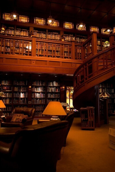 室內｜各種氣氛很棒的圖書館和書房~相冊戳這：http://t.cn/RPfAmES