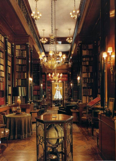室內｜各種氣氛很棒的圖書館和書房~相冊戳這：http://t.cn/RPfAmES