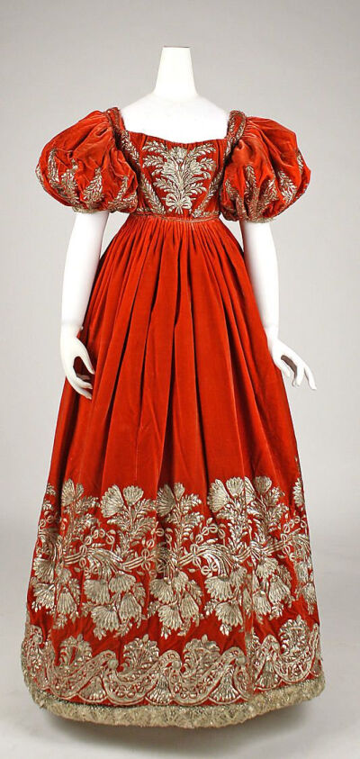 Haute Couture Victorian fashion court dress gown from German 1828 on