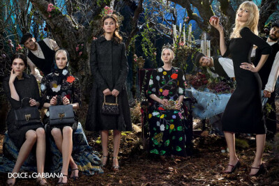 Dolce &amp;amp; Gabbana（杜嘉班纳）释出2014年秋冬系列广告大片。顶级超模 Claudia Schiffer、Bianca Balti、Kate Bogucharskaia 和 Nastya Sten