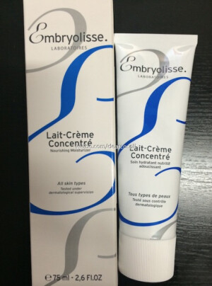 很多mm问我用什么高光,其实我几乎都不太用!我一般只涂粉底液或bb cream,却会用滋润的打底,比如这个用了N年的Embryolisse Lait-Crème Concentré可以当卸妆乳,滋润面膜,化妆打底,剃毛后用或普通乳霜,非常滋润&amp;amp;香味超宜人! 用它打底后上粉底液,之后再用面纸稍微压一压脸上多余的油分,就是很有光泽感的肤质