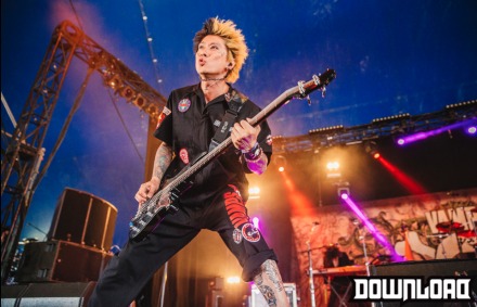 VAMPS @ DOWNLOAD FEST GALLERY! 特大圖片請到以下link http://t.cn/Rv9xXIe