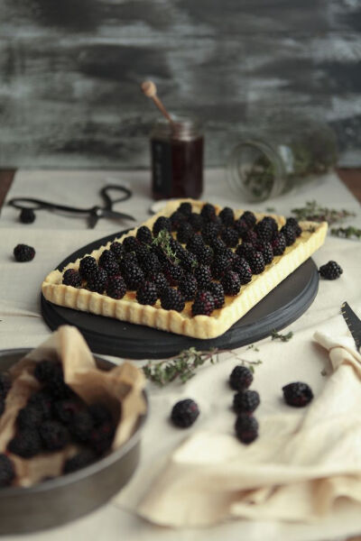 blackberry goat cheese tart.