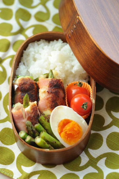 asparagus bacon roll bento