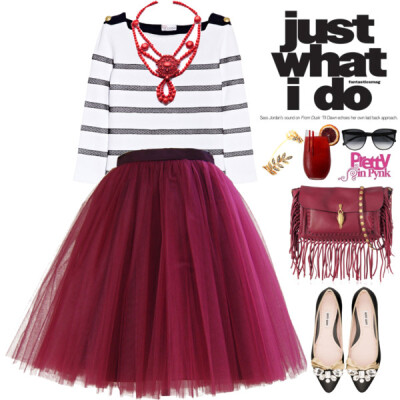 A fashion look from August 2014 featuring RED Valentino tops, Miu Miu flats and Valentino shoulder bags. Browse and shop related looks.