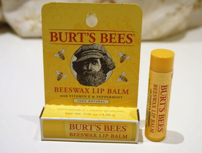 The worlds best lip balm！ (世界上最好的唇膏）最畅销的明星商品 港代 Burt’s Bees 天然 蜂蜡唇膏