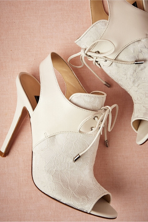 BHLDN 2014新款婚鞋“Mae Booties”，参考价280美元。