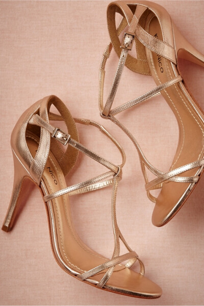 BHLDN 2014新款婚鞋“Addison Heels”，参考价180美元。