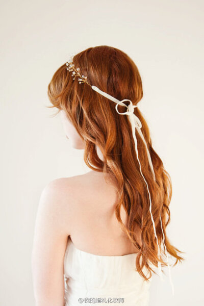 #Chic things#【Crystal Bridal Crown】（图集）新娘戴上水晶皇冠，楚楚动人，纤尘不染中带着几许仙气~大图在这里：|Crystal Bridal Crown by 我的婚礼化妆师