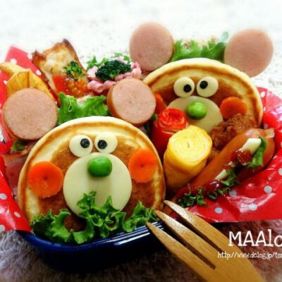 Bear pancake sandwich bento