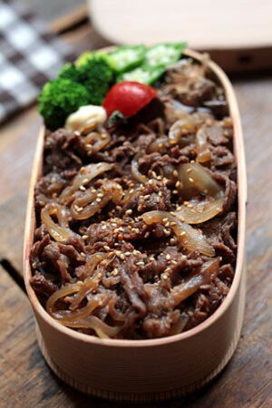 Gyudon (Beef on Rice) Bento 牛丼弁当