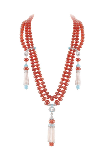 http://fashionsnoops360.com/wp-content/uploads/2013/03/Van-Cleef-Arpels-JH000706-Sabbah-Long-Necklace-LR1.jpg