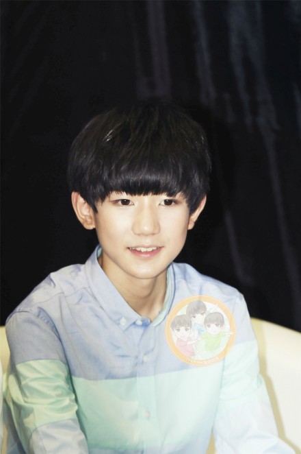 #TFBOYS# #TFBOYS王源# 21张修剩9张，我可以吭声吗？我不敢！就是这么酷！后期：亲爱的@阿帆帆爱千千