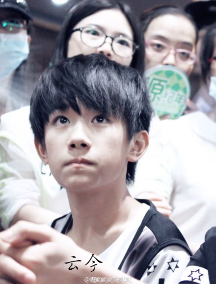 #tfboys易烊千玺# 20140801上海浦东机场关内高清9P，这个BOY也很好看。@京城千少 @毛毛屠魔小勇士 @清新脱俗的辫哥哥 不负众望，给你们拍到了千千