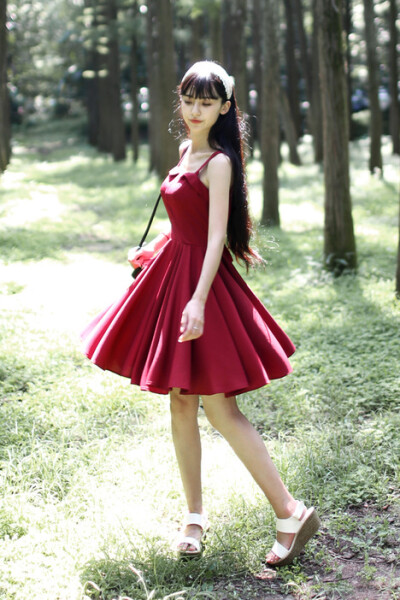 美小红裙