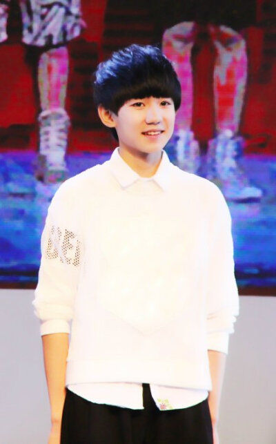 #TFBOYS王源# #王源# 0809 草莓牛奶味儿的王大源一直没变呀 LOFTER: http://t.cn/RPWW4eh