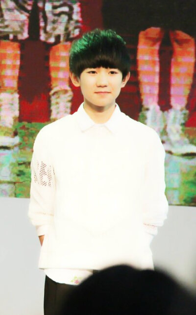 #TFBOYS王源# #王源# 0809 草莓牛奶味儿的王大源一直没变呀 LOFTER: http://t.cn/RPWW4eh