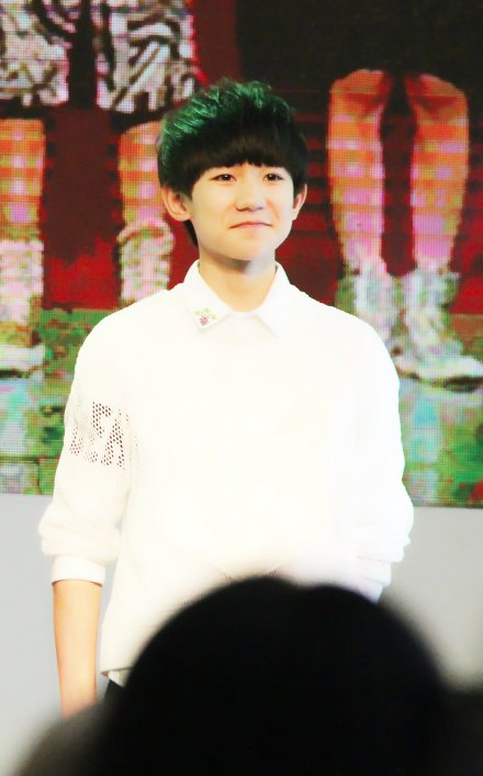 #TFBOYS王源# #王源# 0809 草莓牛奶味儿的王大源一直没变呀 LOFTER: http://t.cn/RPWW4eh