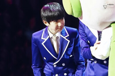 #TFBOYS王源# #王源# 내가 왜 이럴까 너만 생각하다 라랄라라 랄라 날아 올라 我为什么这样 只想着你 lalalala lala