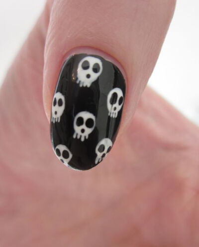 skull nails