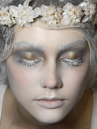 妆~容 (via:John Galliano Fall 2009)