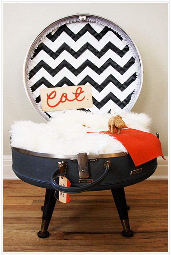 Suitcase Cat Bed ~ love!