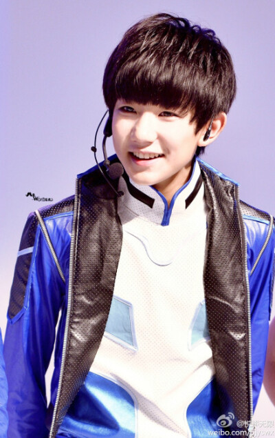 王源 热力赛车发布