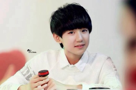 #tfboys##国民初恋王源# 只要你一个眼神肯定，我的爱就有意义【cr：Mr_Wonders