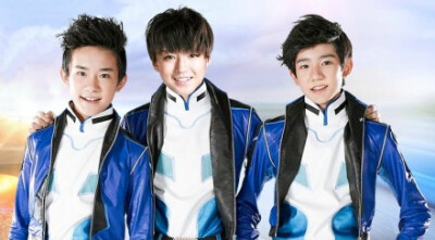 #TFBOYS# 【仿佛一种悸动穿梭轨道，让热血沸腾战火燃烧 】 PS：热力赛车造型很酷炫啊。