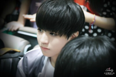 [tfboysweety]#tfboys# 140801上海&amp;gt;&amp;gt;&amp;gt;http://t.cn/RPYFOpN 拍摄：@王俊凯的vv努那