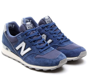 New Balance 996 蓝色休闲鞋的图片