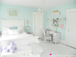 mint girl's room...