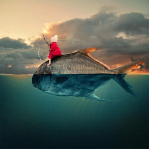 Caras Ionut ,罗马尼亚摄影师。他的作品以后期著称,最著名的板凳系列,儿童系列都有着很好的口碑。他娴熟的后期技术，能赋予普通画面以浓郁、富有童话色彩的效果，让平凡的作品变得不平凡。