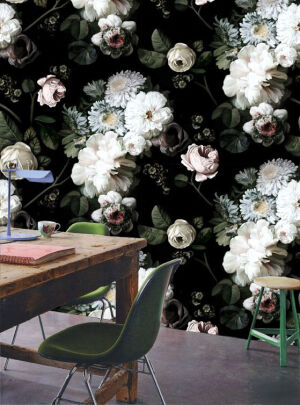 the floral background is WALLPAPER!