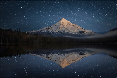 Mt Jefferson, 俄勒冈州。摄影：Ben Canales