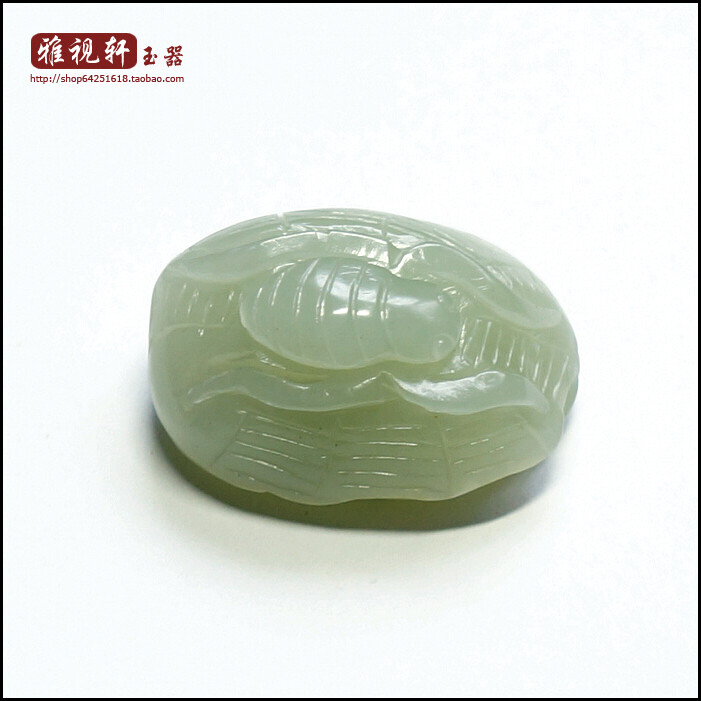 材质：天然和田玉 重量：17g 尺寸：3.3cm*2.2cm*1.8cm 雕刻题材：蜘蛛、蜘蛛网、树叶 寓意：事业有成、喜从天降、家缠万贯