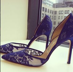 Our favorite kind of blues... #manoloblahnik #lace #blues