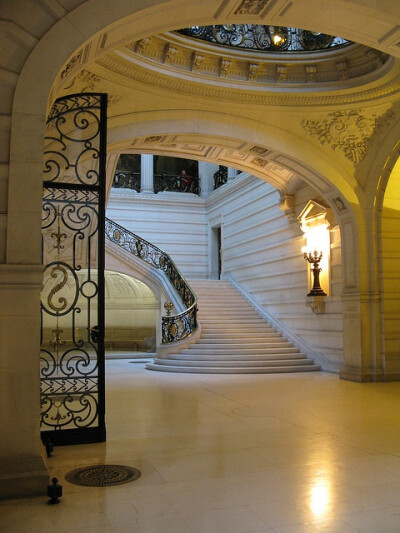 Beautiful classic staircase inside the Nouvelle Sorbonne (1885-1901) by Henri Paul Nenot.