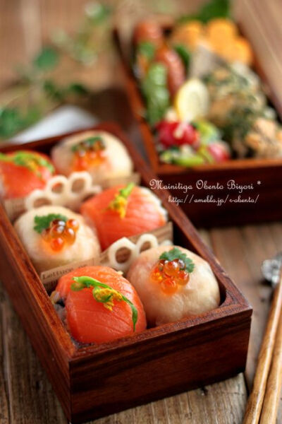 Japanese Temari sushi. How fun would it be to give a bento box of sushi to my honey for his lunch for work?