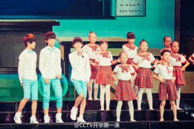 #TFBOYS# 小课课好贴心。好想开学。可是作业还没做完！当学霸去了！