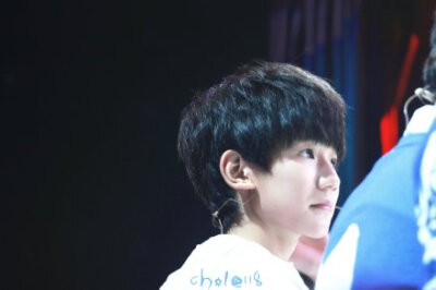 #王源# #TFBOYS王源# 140828 年代秀录制 4P